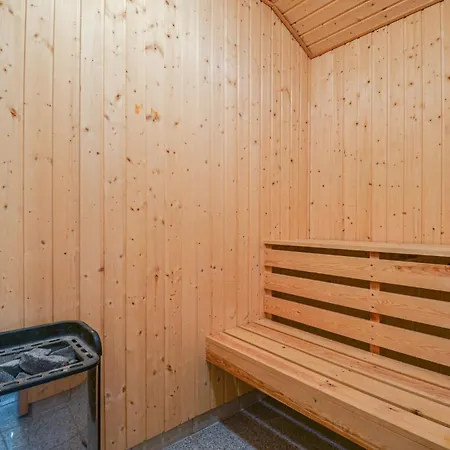 Four-bedroom In Casa vacanze