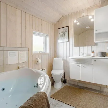 Casa vacanze Four-bedroom In *