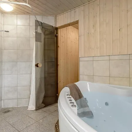 Four-bedroom In * Glesborg