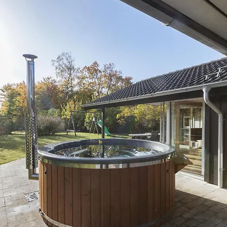 Casa vacanze Four-bedroom In *